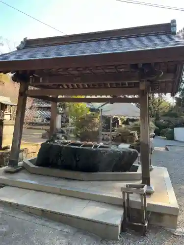 恩山寺の{uncategorized: "未分類", other: "その他", undefined: "問題あり", building: "その他建物", grave: "お墓", sacred_gate: "鳥居", guardian: "狛犬", statue: "像", buddha: "仏像", history: "歴史", nature: "自然", garden: "庭園", animal: "動物", pagoda: "塔", temizu: "手水舎", mountain_gate: "山門・神門", sanctuary: "本殿・本堂", subordinate: "末社・摂社", art: "芸術", scenery: "景色", jizo: "地蔵", ema: "絵馬", goshuin: "御朱印", omikuji: "おみくじ", items: "授与品その他", amulet: "お守り", goshuincho: "御朱印帳", eats: "食事", festival: "お祭り", votive_dance: "神楽", shichigosan: "七五三参", wedding: "結婚式", experience: "体験その他", initially: "初詣", around: "周辺", anti_infection: "感染症対策"}