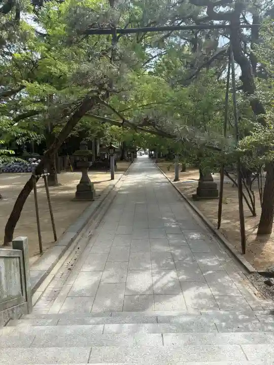 意富比神社の{uncategorized: "未分類", other: "その他", undefined: "問題あり", building: "その他建物", grave: "お墓", sacred_gate: "鳥居", guardian: "狛犬", statue: "像", buddha: "仏像", history: "歴史", nature: "自然", garden: "庭園", animal: "動物", pagoda: "塔", temizu: "手水舎", mountain_gate: "山門・神門", sanctuary: "本殿・本堂", subordinate: "末社・摂社", art: "芸術", scenery: "景色", jizo: "地蔵", ema: "絵馬", goshuin: "御朱印", omikuji: "おみくじ", items: "授与品その他", amulet: "お守り", goshuincho: "御朱印帳", eats: "食事", festival: "お祭り", votive_dance: "神楽", shichigosan: "七五三参", wedding: "結婚式", experience: "体験その他", initially: "初詣", around: "周辺", anti_infection: "感染症対策"}