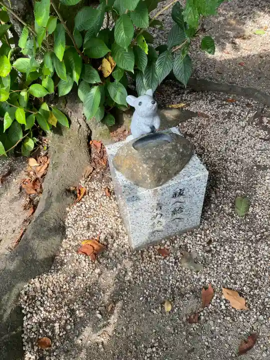 万九千社の{uncategorized: "未分類", other: "その他", undefined: "問題あり", building: "その他建物", grave: "お墓", sacred_gate: "鳥居", guardian: "狛犬", statue: "像", buddha: "仏像", history: "歴史", nature: "自然", garden: "庭園", animal: "動物", pagoda: "塔", temizu: "手水舎", mountain_gate: "山門・神門", sanctuary: "本殿・本堂", subordinate: "末社・摂社", art: "芸術", scenery: "景色", jizo: "地蔵", ema: "絵馬", goshuin: "御朱印", omikuji: "おみくじ", items: "授与品その他", amulet: "お守り", goshuincho: "御朱印帳", eats: "食事", festival: "お祭り", votive_dance: "神楽", shichigosan: "七五三参", wedding: "結婚式", experience: "体験その他", initially: "初詣", around: "周辺", anti_infection: "感染症対策"}