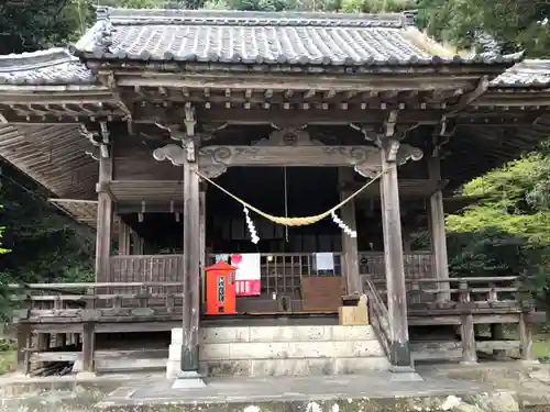 精矛神社の本殿