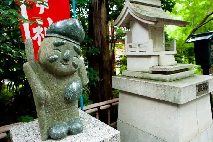 亀ケ池八幡宮の像