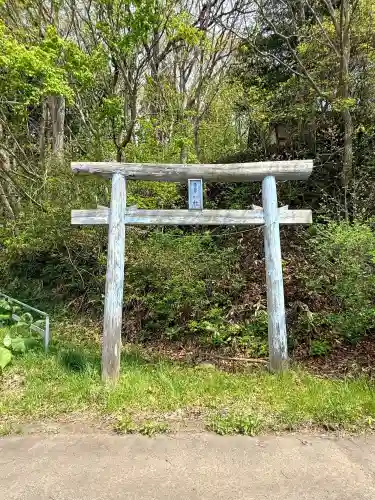 豊原神社の{uncategorized: "未分類", other: "その他", undefined: "問題あり", building: "その他建物", grave: "お墓", sacred_gate: "鳥居", guardian: "狛犬", statue: "像", buddha: "仏像", history: "歴史", nature: "自然", garden: "庭園", animal: "動物", pagoda: "塔", temizu: "手水舎", mountain_gate: "山門・神門", sanctuary: "本殿・本堂", subordinate: "末社・摂社", art: "芸術", scenery: "景色", jizo: "地蔵", ema: "絵馬", goshuin: "御朱印", omikuji: "おみくじ", items: "授与品その他", amulet: "お守り", goshuincho: "御朱印帳", eats: "食事", festival: "お祭り", votive_dance: "神楽", shichigosan: "七五三参", wedding: "結婚式", experience: "体験その他", initially: "初詣", around: "周辺", anti_infection: "感染症対策"}