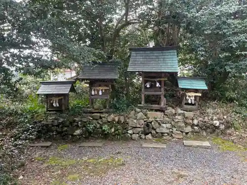 熊野神社の{uncategorized: "未分類", other: "その他", undefined: "問題あり", building: "その他建物", grave: "お墓", sacred_gate: "鳥居", guardian: "狛犬", statue: "像", buddha: "仏像", history: "歴史", nature: "自然", garden: "庭園", animal: "動物", pagoda: "塔", temizu: "手水舎", mountain_gate: "山門・神門", sanctuary: "本殿・本堂", subordinate: "末社・摂社", art: "芸術", scenery: "景色", jizo: "地蔵", ema: "絵馬", goshuin: "御朱印", omikuji: "おみくじ", items: "授与品その他", amulet: "お守り", goshuincho: "御朱印帳", eats: "食事", festival: "お祭り", votive_dance: "神楽", shichigosan: "七五三参", wedding: "結婚式", experience: "体験その他", initially: "初詣", around: "周辺", anti_infection: "感染症対策"}