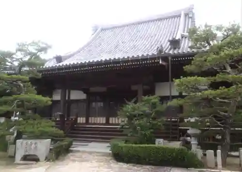 浄土真宗本願寺派宗光山教順寺の本殿