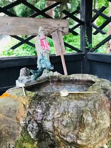 幸徳院笹野寺の手水舎