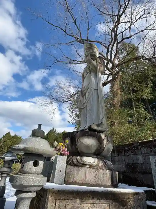 余勢城跡観音の{uncategorized: "未分類", other: "その他", undefined: "問題あり", building: "その他建物", grave: "お墓", sacred_gate: "鳥居", guardian: "狛犬", statue: "像", buddha: "仏像", history: "歴史", nature: "自然", garden: "庭園", animal: "動物", pagoda: "塔", temizu: "手水舎", mountain_gate: "山門・神門", sanctuary: "本殿・本堂", subordinate: "末社・摂社", art: "芸術", scenery: "景色", jizo: "地蔵", ema: "絵馬", goshuin: "御朱印", omikuji: "おみくじ", items: "授与品その他", amulet: "お守り", goshuincho: "御朱印帳", eats: "食事", festival: "お祭り", votive_dance: "神楽", shichigosan: "七五三参", wedding: "結婚式", experience: "体験その他", initially: "初詣", around: "周辺", anti_infection: "感染症対策"}