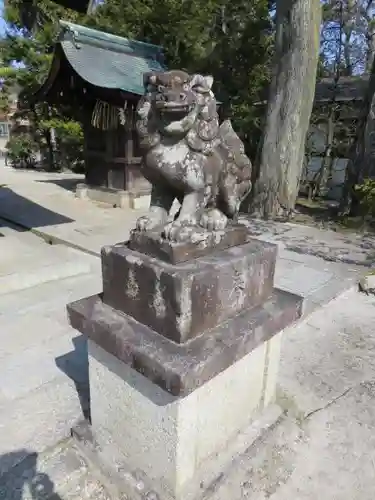 敷地神社（わら天神宮）の狛犬