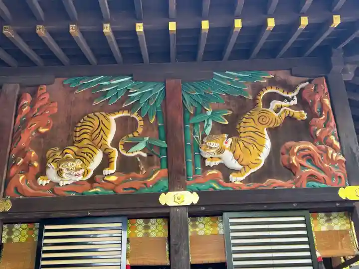 秩父神社の{uncategorized: "未分類", other: "その他", undefined: "問題あり", building: "その他建物", grave: "お墓", sacred_gate: "鳥居", guardian: "狛犬", statue: "像", buddha: "仏像", history: "歴史", nature: "自然", garden: "庭園", animal: "動物", pagoda: "塔", temizu: "手水舎", mountain_gate: "山門・神門", sanctuary: "本殿・本堂", subordinate: "末社・摂社", art: "芸術", scenery: "景色", jizo: "地蔵", ema: "絵馬", goshuin: "御朱印", omikuji: "おみくじ", items: "授与品その他", amulet: "お守り", goshuincho: "御朱印帳", eats: "食事", festival: "お祭り", votive_dance: "神楽", shichigosan: "七五三参", wedding: "結婚式", experience: "体験その他", initially: "初詣", around: "周辺", anti_infection: "感染症対策"}