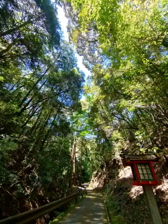 霊山寺の{uncategorized: "未分類", other: "その他", undefined: "問題あり", building: "その他建物", grave: "お墓", sacred_gate: "鳥居", guardian: "狛犬", statue: "像", buddha: "仏像", history: "歴史", nature: "自然", garden: "庭園", animal: "動物", pagoda: "塔", temizu: "手水舎", mountain_gate: "山門・神門", sanctuary: "本殿・本堂", subordinate: "末社・摂社", art: "芸術", scenery: "景色", jizo: "地蔵", ema: "絵馬", goshuin: "御朱印", omikuji: "おみくじ", items: "授与品その他", amulet: "お守り", goshuincho: "御朱印帳", eats: "食事", festival: "お祭り", votive_dance: "神楽", shichigosan: "七五三参", wedding: "結婚式", experience: "体験その他", initially: "初詣", around: "周辺", anti_infection: "感染症対策"}