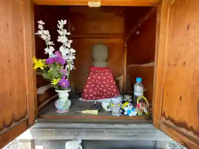 大谷吉継の首塚地蔵の{uncategorized: "未分類", other: "その他", undefined: "問題あり", building: "その他建物", grave: "お墓", sacred_gate: "鳥居", guardian: "狛犬", statue: "像", buddha: "仏像", history: "歴史", nature: "自然", garden: "庭園", animal: "動物", pagoda: "塔", temizu: "手水舎", mountain_gate: "山門・神門", sanctuary: "本殿・本堂", subordinate: "末社・摂社", art: "芸術", scenery: "景色", jizo: "地蔵", ema: "絵馬", goshuin: "御朱印", omikuji: "おみくじ", items: "授与品その他", amulet: "お守り", goshuincho: "御朱印帳", eats: "食事", festival: "お祭り", votive_dance: "神楽", shichigosan: "七五三参", wedding: "結婚式", experience: "体験その他", initially: "初詣", around: "周辺", anti_infection: "感染症対策"}