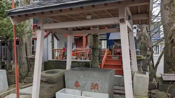 共栄稲荷神社の手水舎