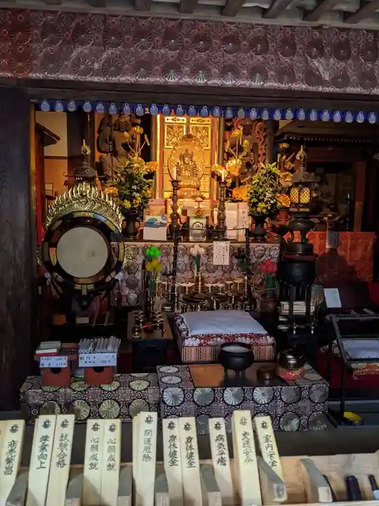 護国之寺の本殿・本堂