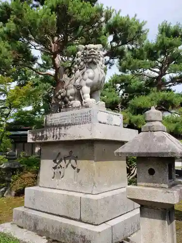 於保多神社の狛犬