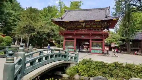 根津神社の山門