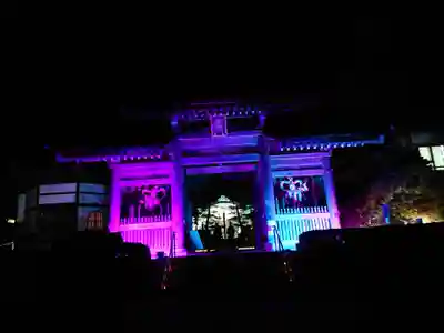 秋葉總本殿可睡斎の山門・神門