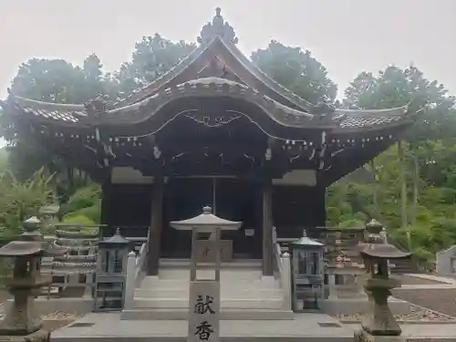 護国之寺の本殿・本堂