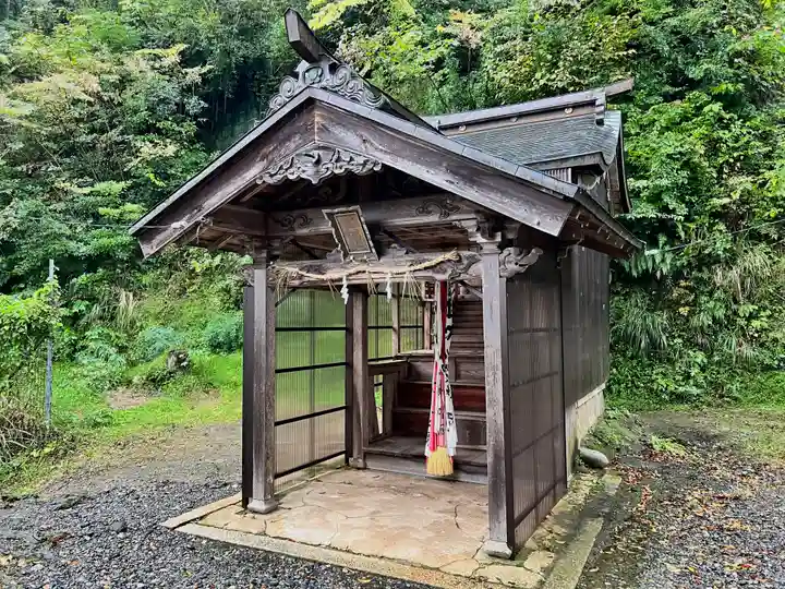 宇波西神社の末社・摂社