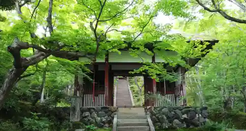 常寂光寺の山門