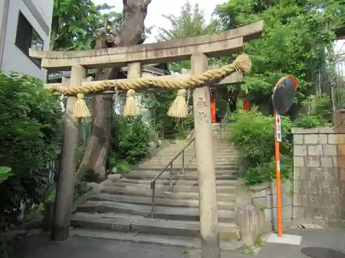 生根神社の鳥居