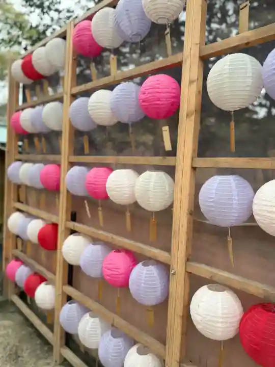 現人神社の{uncategorized: "未分類", other: "その他", undefined: "問題あり", building: "その他建物", grave: "お墓", sacred_gate: "鳥居", guardian: "狛犬", statue: "像", buddha: "仏像", history: "歴史", nature: "自然", garden: "庭園", animal: "動物", pagoda: "塔", temizu: "手水舎", mountain_gate: "山門・神門", sanctuary: "本殿・本堂", subordinate: "末社・摂社", art: "芸術", scenery: "景色", jizo: "地蔵", ema: "絵馬", goshuin: "御朱印", omikuji: "おみくじ", items: "授与品その他", amulet: "お守り", goshuincho: "御朱印帳", eats: "食事", festival: "お祭り", votive_dance: "神楽", shichigosan: "七五三参", wedding: "結婚式", experience: "体験その他", initially: "初詣", around: "周辺", anti_infection: "感染症対策"}