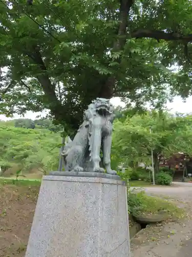 虻田神社の狛犬