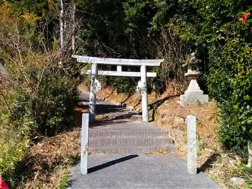 諏訪社の鳥居