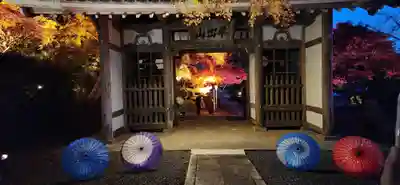 宝蔵寺の山門・神門