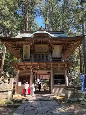 鷲子山上神社の{uncategorized: "未分類", other: "その他", undefined: "問題あり", building: "その他建物", grave: "お墓", sacred_gate: "鳥居", guardian: "狛犬", statue: "像", buddha: "仏像", history: "歴史", nature: "自然", garden: "庭園", animal: "動物", pagoda: "塔", temizu: "手水舎", mountain_gate: "山門・神門", sanctuary: "本殿・本堂", subordinate: "末社・摂社", art: "芸術", scenery: "景色", jizo: "地蔵", ema: "絵馬", goshuin: "御朱印", omikuji: "おみくじ", items: "授与品その他", amulet: "お守り", goshuincho: "御朱印帳", eats: "食事", festival: "お祭り", votive_dance: "神楽", shichigosan: "七五三参", wedding: "結婚式", experience: "体験その他", initially: "初詣", around: "周辺", anti_infection: "感染症対策"}