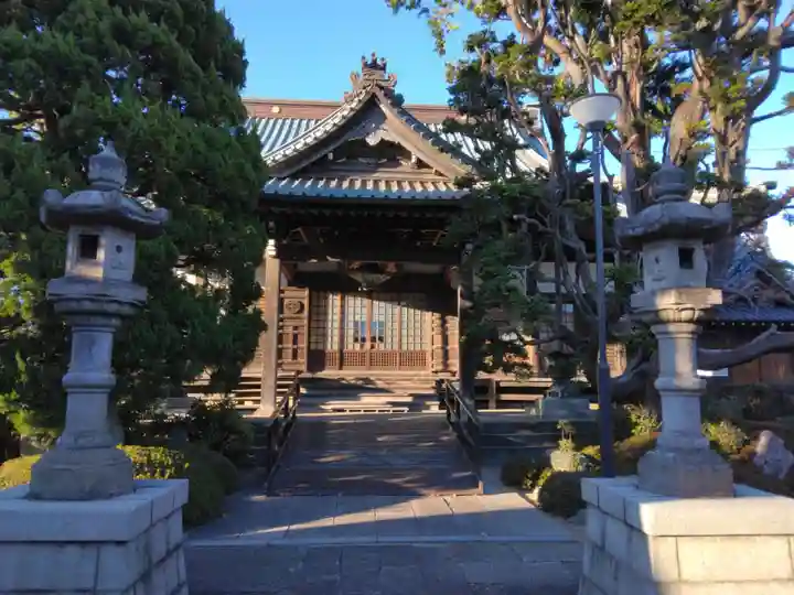 泉沢寺の本殿・本堂