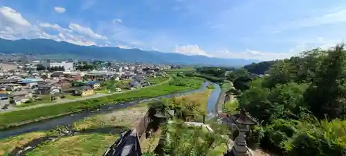 差出磯大嶽山神社 仕事と健康と厄よけの神さまの景色