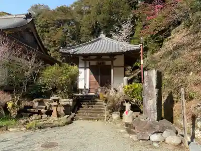 稱名寺（称名寺）の{uncategorized: "未分類", other: "その他", undefined: "問題あり", building: "その他建物", grave: "お墓", sacred_gate: "鳥居", guardian: "狛犬", statue: "像", buddha: "仏像", history: "歴史", nature: "自然", garden: "庭園", animal: "動物", pagoda: "塔", temizu: "手水舎", mountain_gate: "山門・神門", sanctuary: "本殿・本堂", subordinate: "末社・摂社", art: "芸術", scenery: "景色", jizo: "地蔵", ema: "絵馬", goshuin: "御朱印", omikuji: "おみくじ", items: "授与品その他", amulet: "お守り", goshuincho: "御朱印帳", eats: "食事", festival: "お祭り", votive_dance: "神楽", shichigosan: "七五三参", wedding: "結婚式", experience: "体験その他", initially: "初詣", around: "周辺", anti_infection: "感染症対策"}