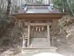 神社(名称不明)の本殿