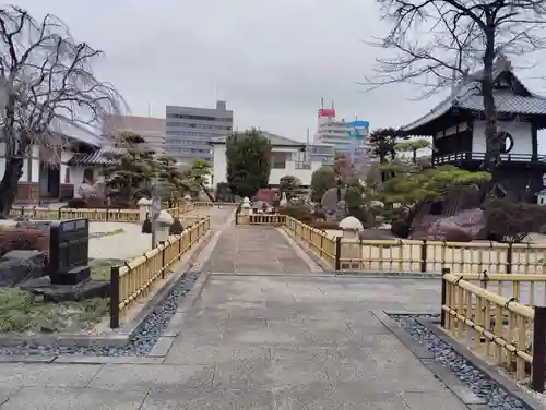 是字寺龍海院の庭園