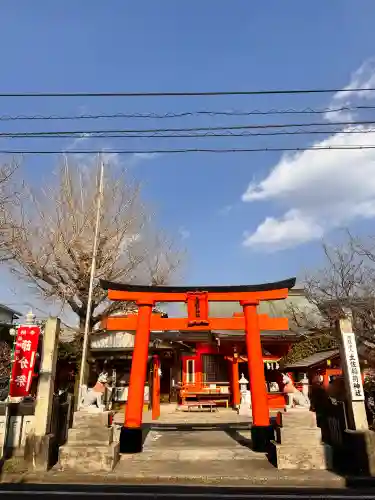 土佐稲荷神社の{uncategorized: "未分類", other: "その他", undefined: "問題あり", building: "その他建物", grave: "お墓", sacred_gate: "鳥居", guardian: "狛犬", statue: "像", buddha: "仏像", history: "歴史", nature: "自然", garden: "庭園", animal: "動物", pagoda: "塔", temizu: "手水舎", mountain_gate: "山門・神門", sanctuary: "本殿・本堂", subordinate: "末社・摂社", art: "芸術", scenery: "景色", jizo: "地蔵", ema: "絵馬", goshuin: "御朱印", omikuji: "おみくじ", items: "授与品その他", amulet: "お守り", goshuincho: "御朱印帳", eats: "食事", festival: "お祭り", votive_dance: "神楽", shichigosan: "七五三参", wedding: "結婚式", experience: "体験その他", initially: "初詣", around: "周辺", anti_infection: "感染症対策"}