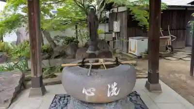 西光寺の手水舎