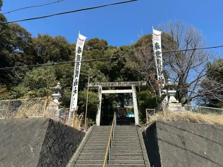 熊野神社(久保一色)の{uncategorized: "未分類", other: "その他", undefined: "問題あり", building: "その他建物", grave: "お墓", sacred_gate: "鳥居", guardian: "狛犬", statue: "像", buddha: "仏像", history: "歴史", nature: "自然", garden: "庭園", animal: "動物", pagoda: "塔", temizu: "手水舎", mountain_gate: "山門・神門", sanctuary: "本殿・本堂", subordinate: "末社・摂社", art: "芸術", scenery: "景色", jizo: "地蔵", ema: "絵馬", goshuin: "御朱印", omikuji: "おみくじ", items: "授与品その他", amulet: "お守り", goshuincho: "御朱印帳", eats: "食事", festival: "お祭り", votive_dance: "神楽", shichigosan: "七五三参", wedding: "結婚式", experience: "体験その他", initially: "初詣", around: "周辺", anti_infection: "感染症対策"}