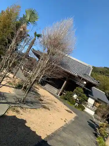 西岸寺の庭園