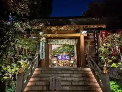 東京大神宮の山門・神門