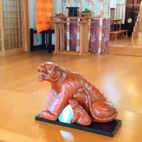 彌彦神社　(伊夜日子神社)の像