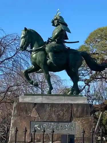 芳林寺の像