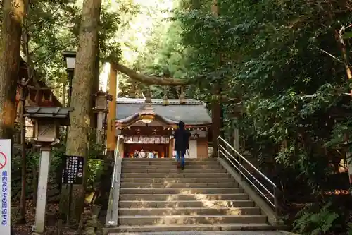 狭井坐大神荒魂神社(狭井神社)の鳥居