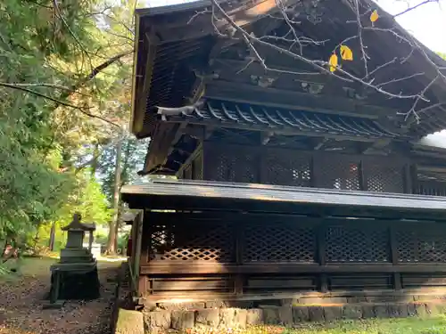 冨士御室浅間神社の本殿・本堂