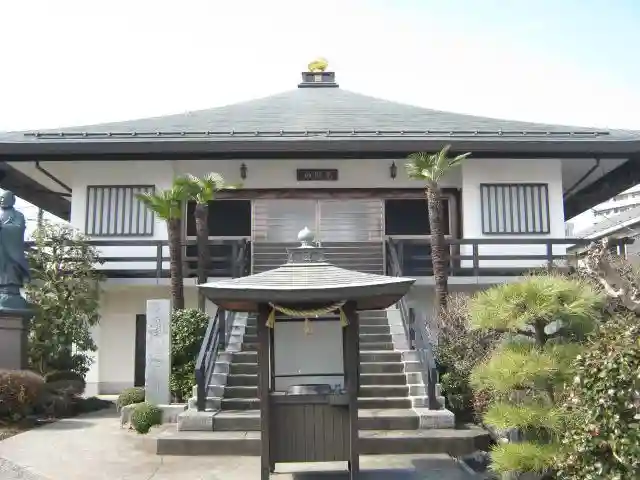 日朝寺の本殿