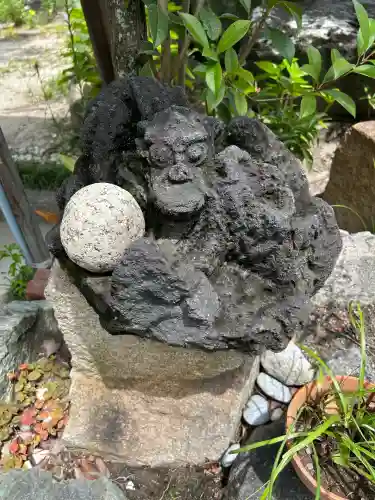 髙帝龍王龍神社（白山宮末社）の狛犬