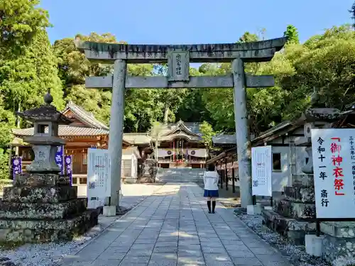 西寒多神社の鳥居