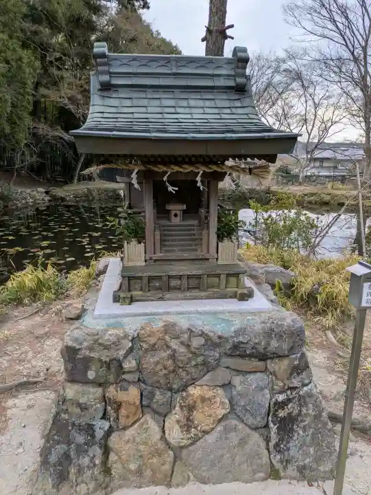 若宮社(大原野神社摂社)の{uncategorized: "未分類", other: "その他", undefined: "問題あり", building: "その他建物", grave: "お墓", sacred_gate: "鳥居", guardian: "狛犬", statue: "像", buddha: "仏像", history: "歴史", nature: "自然", garden: "庭園", animal: "動物", pagoda: "塔", temizu: "手水舎", mountain_gate: "山門・神門", sanctuary: "本殿・本堂", subordinate: "末社・摂社", art: "芸術", scenery: "景色", jizo: "地蔵", ema: "絵馬", goshuin: "御朱印", omikuji: "おみくじ", items: "授与品その他", amulet: "お守り", goshuincho: "御朱印帳", eats: "食事", festival: "お祭り", votive_dance: "神楽", shichigosan: "七五三参", wedding: "結婚式", experience: "体験その他", initially: "初詣", around: "周辺", anti_infection: "感染症対策"}