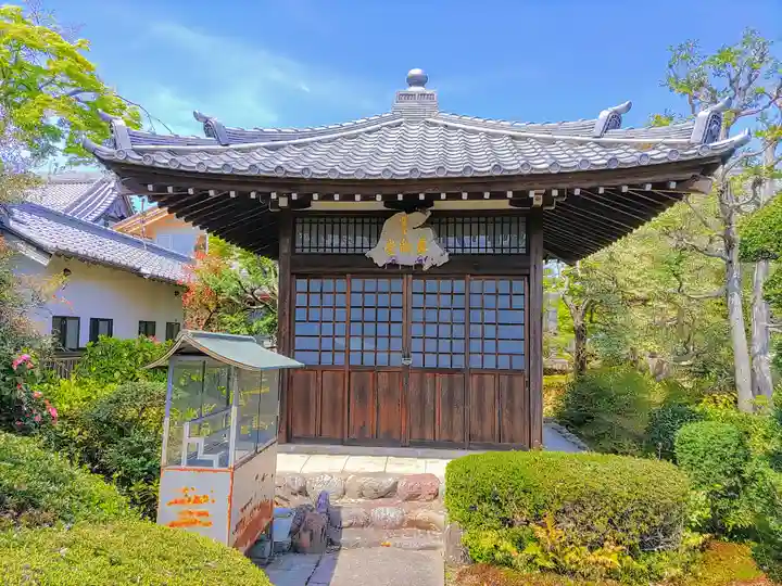 本誓院(曼陀羅寺塔頭)の末社・摂社