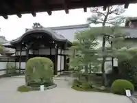 三時知恩寺の本殿・本堂