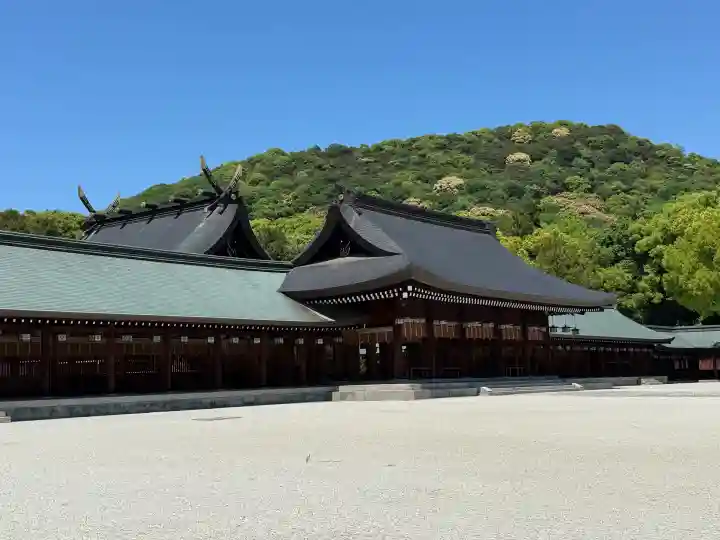 橿原神宮の{uncategorized: "未分類", other: "その他", undefined: "問題あり", building: "その他建物", grave: "お墓", sacred_gate: "鳥居", guardian: "狛犬", statue: "像", buddha: "仏像", history: "歴史", nature: "自然", garden: "庭園", animal: "動物", pagoda: "塔", temizu: "手水舎", mountain_gate: "山門・神門", sanctuary: "本殿・本堂", subordinate: "末社・摂社", art: "芸術", scenery: "景色", jizo: "地蔵", ema: "絵馬", goshuin: "御朱印", omikuji: "おみくじ", items: "授与品その他", amulet: "お守り", goshuincho: "御朱印帳", eats: "食事", festival: "お祭り", votive_dance: "神楽", shichigosan: "七五三参", wedding: "結婚式", experience: "体験その他", initially: "初詣", around: "周辺", anti_infection: "感染症対策"}