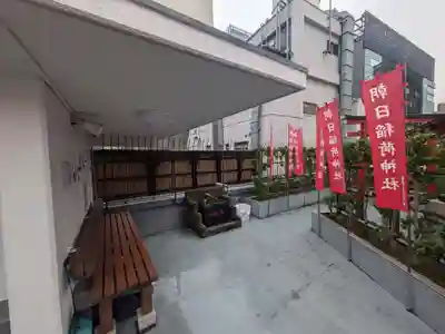 朝日稲荷神社の庭園